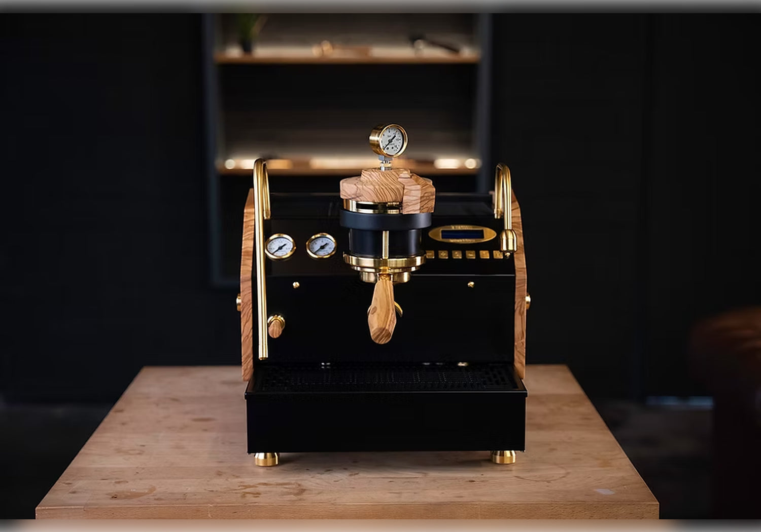 RB Crafts Custom La Marzocco – Einzigartige Espressomaschinen in Holz & Farbe