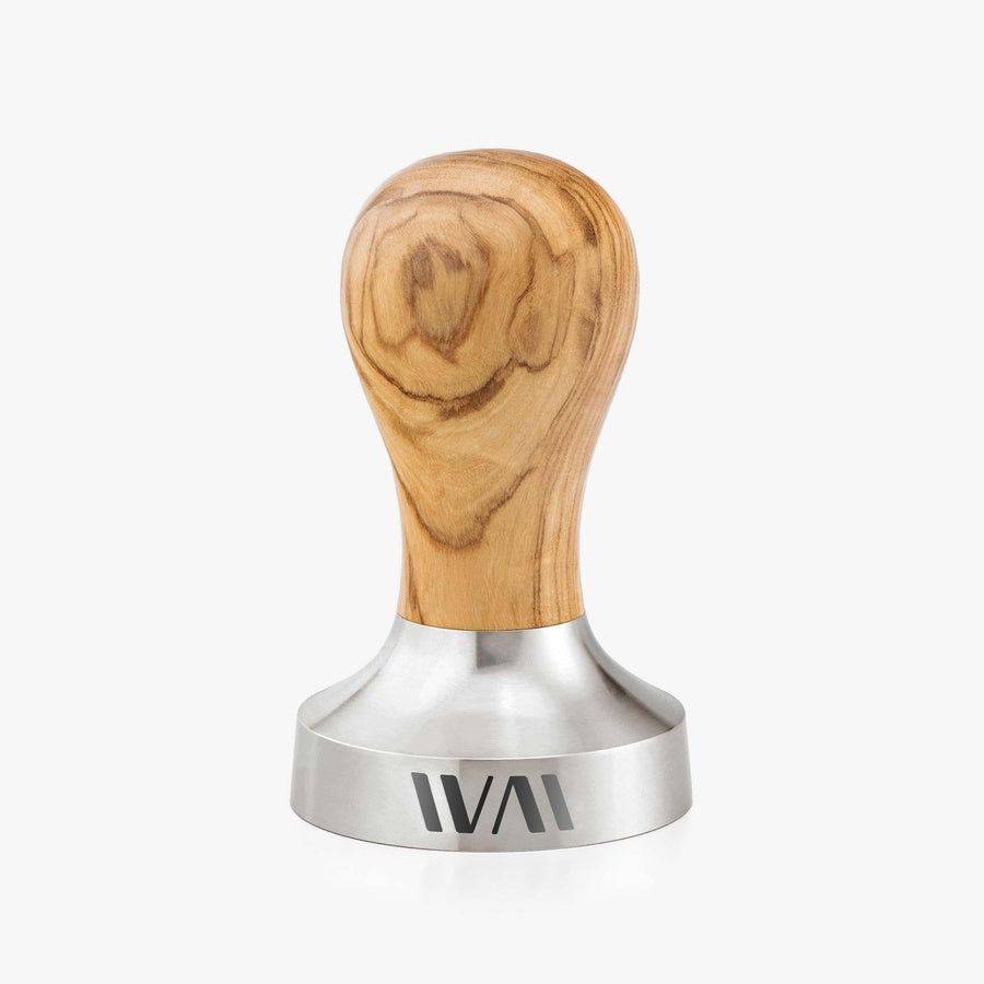 Wiedemann Präzisionstamper Olivenholz 58.5mm with ergonomic design for espresso machines.