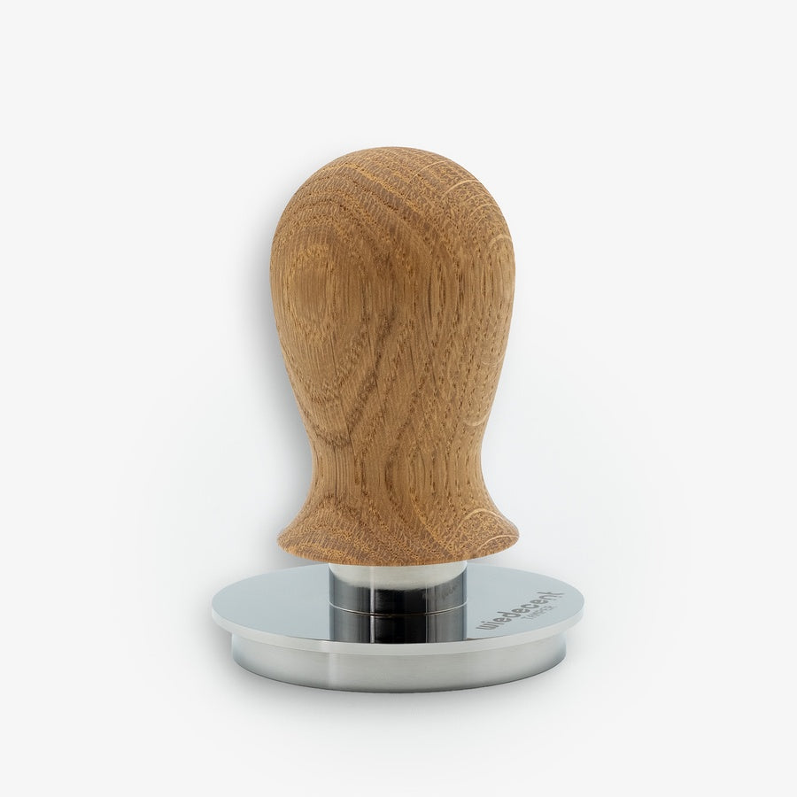 Wiedemann Wiedecent Tamper V6 Eiche 58.35mm with ergonomic design and calibrated spring.